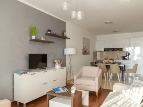 Jednosoban stan 72 m² u novom kompleksu s pogledom na planine – Bečići, Budva