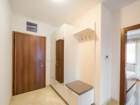 Jednosoban stan 72 m² u novom kompleksu s pogledom na planine – Bečići, Budva