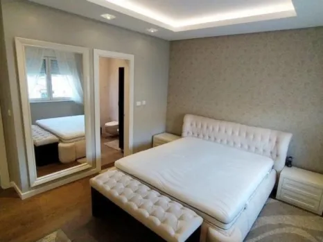 Izdavanje: Dvosoban stan 122 m² sa panoramskim pogledom – Budva