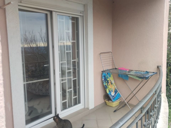 Garsonjera 35 m² u prizemlju sa terasom – Prijevor, Budva