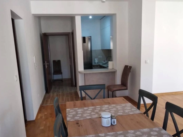 Dvosoban stan 85 m² sa pogledom na more i planine – Budva