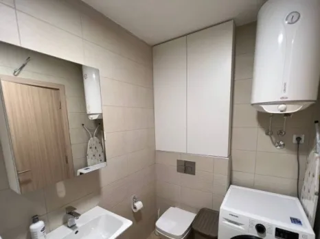 Izdavanje: Dvosoban stan 80 m² sa pogledom na planine – Budva