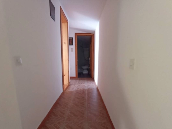 Izdavanje: Kuća 100 m² sa terasom i pogledom na more – Dobra Voda, Bar