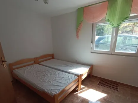 Izdavanje: Jednosoban stan 60 m² sa parkingom – Zeleni pojas, Bar
