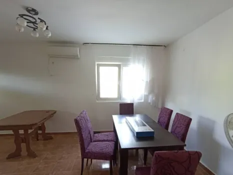 Izdavanje: Jednosoban stan 60 m² sa parkingom – Zeleni pojas, Bar