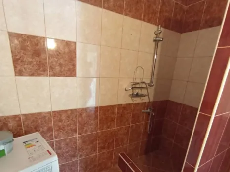 Izdavanje: Jednosoban stan 60 m² sa parkingom – Zeleni pojas, Bar