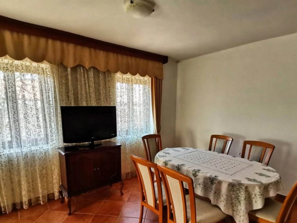 Izdavanje: Kamena kuća 120 m² sa pogledom na more – Pržno, Budva