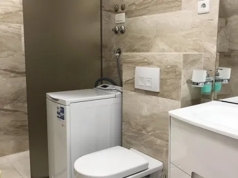 Izdavanje: Jednosoban stan 67 m² na sedmom spratu sa pogledom – Budva