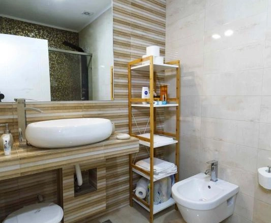 Jednosoban stan 96 m² sa pogledom na more i terasom – Budva
