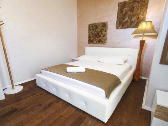 Jednosoban stan 96 m² sa pogledom na more i terasom – Budva