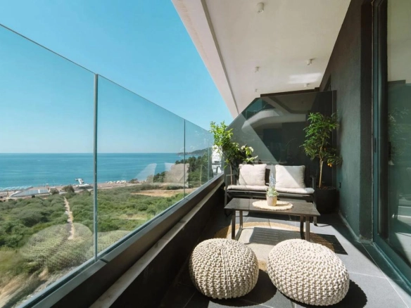 Dvosoban stan 116 m² u novom kompleksu na prvoj liniji do mora – Bečići, Budva