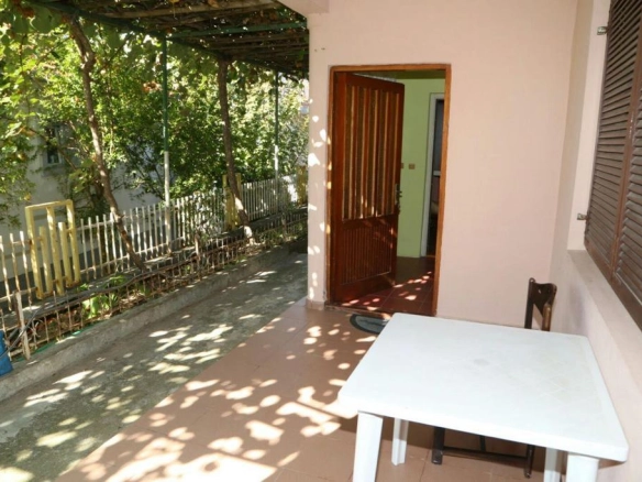 Kuća 138 m² sa dva stana i odvojenim ulazima – Bjeliši, Bar