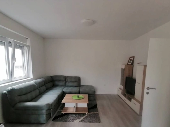 Izdavanje: Jednosoban stan 40 m² sa opremljenom kuhinjom – Bjeliši, Bar