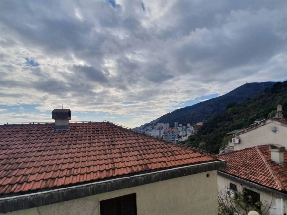 Dvosoban stan 70 m² sa terasom i pogledom na more – Dubovica, Budva