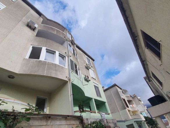 Dvosoban stan 70 m² sa terasom i pogledom na more – Dubovica, Budva