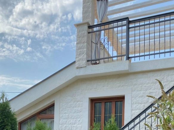 Hotel u pogonu za 50 gostiju na placu od 512 m² – Herceg Novi