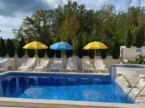 Hotel u pogonu za 50 gostiju na placu od 512 m² – Herceg Novi