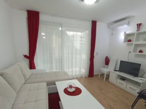 Izdavanje: Hotel sa 4 sprata i bazenom – Dobra Voda, Bar