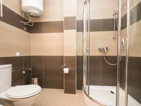 Izdavanje: Dvosoban stan 60 m² u hotelu na plaži – Dobra Voda, Bar