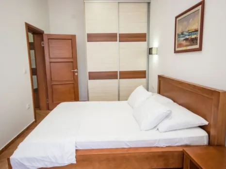 Izdavanje: Jednosoban stan 45 m² sa terasom i pogledom na more – Dobra Voda, Bar