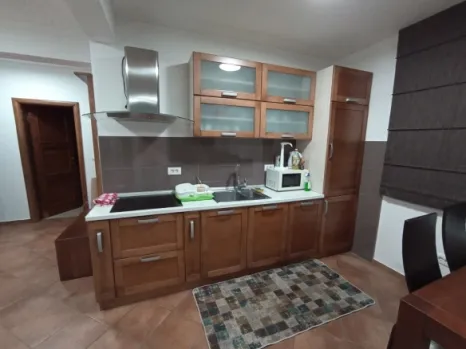 Izdavanje: Jednosoban stan 45 m² sa terasom i pogledom na more – Dobra Voda, Bar