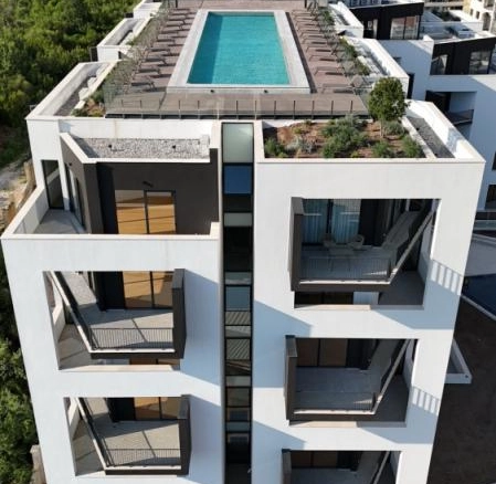 Jednosoban stan 55 m² u kompleksu sa bazenom na krovu – Bečići, Budva