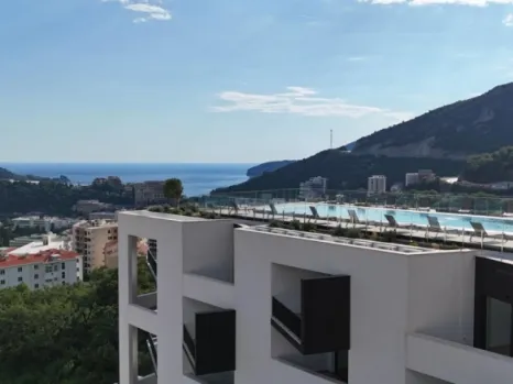 Jednosoban stan 55 m² u kompleksu sa bazenom na krovu – Bečići, Budva