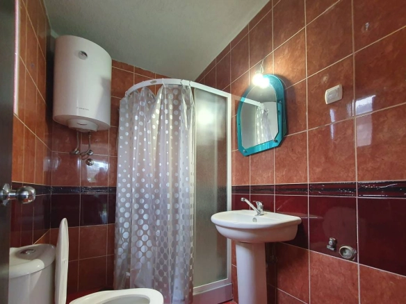 Kuća 170 m² sa pogledom na more sa svakog sprata – Dobra Voda, Bar