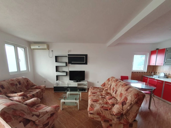 Kuća 170 m² sa pogledom na more sa svakog sprata – Dobra Voda, Bar