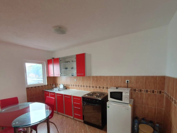 Kuća 170 m² sa pogledom na more sa svakog sprata – Dobra Voda, Bar