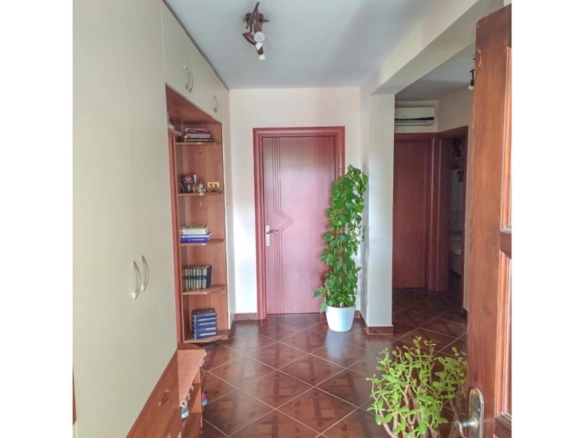 Kuća 210 m² na placu od 355 m² sa završenim prizemljem – Podgorica