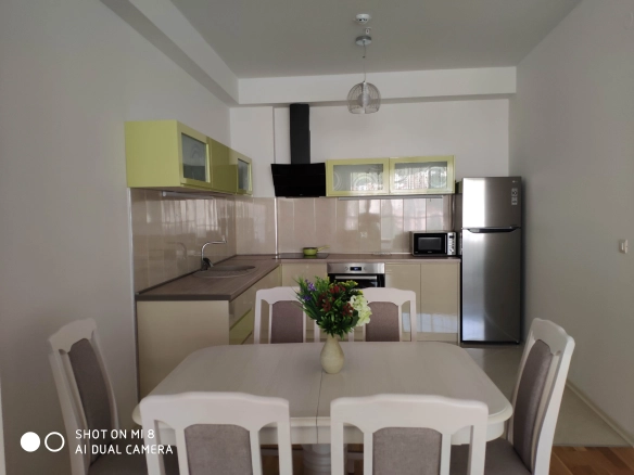 Stan 86 m² sa pogledom na more i planine – Bečići, Budva