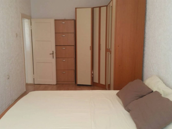Kuća 200 m² sa dvije odvojene etaže i voćnom baštom – Kotor