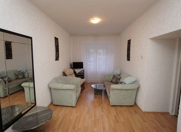 Kuća 200 m² sa dvije odvojene etaže i voćnom baštom – Kotor
