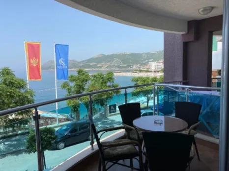 Izdavanje: Jednosoban stan 56 m² u aparthotelu na prvoj liniji – Dobra Voda, Bar