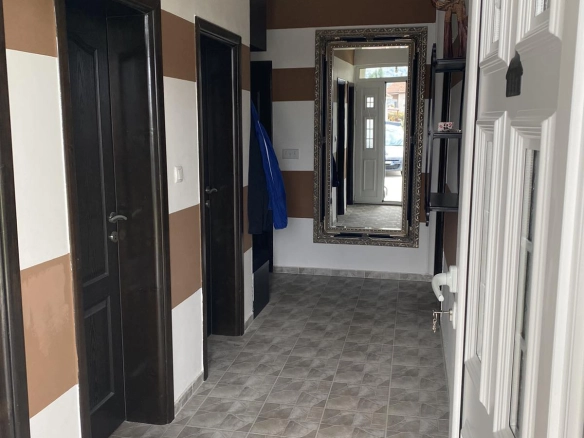 Izdavanje: Stan 170 m² sa pogledom na planine – Podgorica