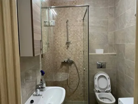 Izdavanje: Dvosoban stan 100 m² sa pogledom na more – Bečići, Budva