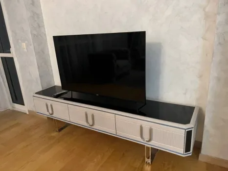 Izdavanje: Dvosoban stan 100 m² sa pogledom na more – Bečići, Budva