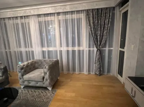 Izdavanje: Dvosoban stan 100 m² sa pogledom na more – Bečići, Budva