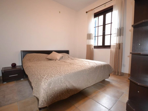 Stan 235 m² sa pogledom na more i planine – Kotor