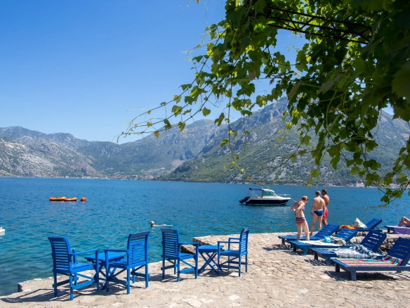 Stan 235 m² sa pogledom na more i planine – Kotor