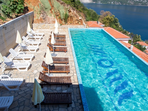 Stan 235 m² sa pogledom na more i planine – Kotor