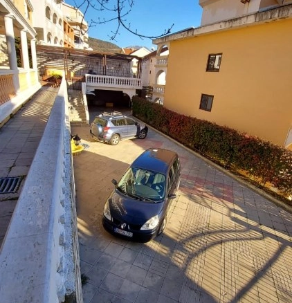Stan 288 m² sa pogledom na more i planine – Petrovac, Budva