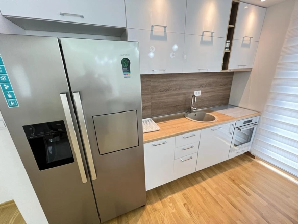 Dvosoban stan 94 m² sa dva kupatila – Bečići, Budva