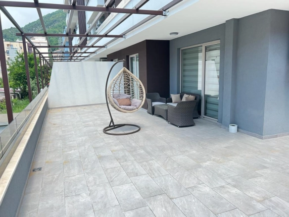 Dvosoban stan 94 m² sa dva kupatila – Bečići, Budva