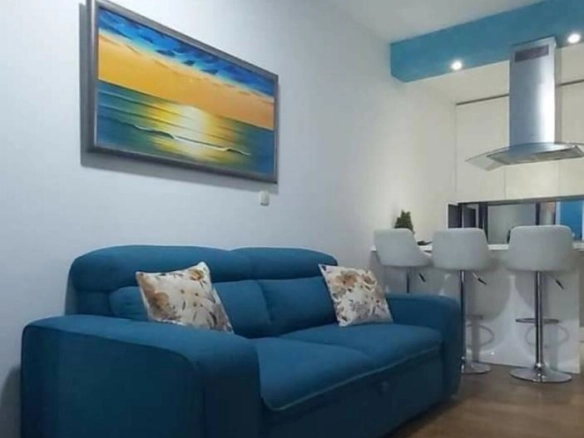 Stan 80 m² na drugom spratu sa liftom i namještajem – Budva