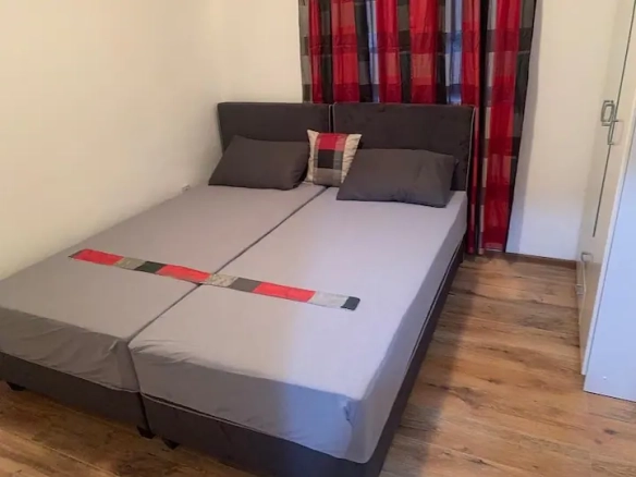 Kuća 466 m² u pastoralnom stilu sa bazenom – Petrovac, Budva