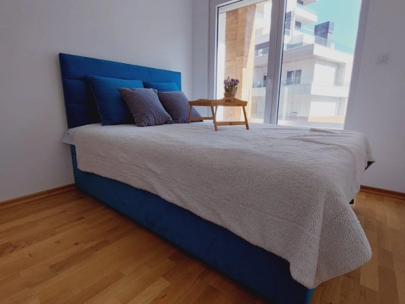 Stan 67 m² sa pogledom na planine – Budva