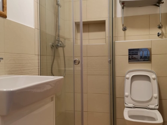 Stan 67 m² sa pogledom na planine – Budva