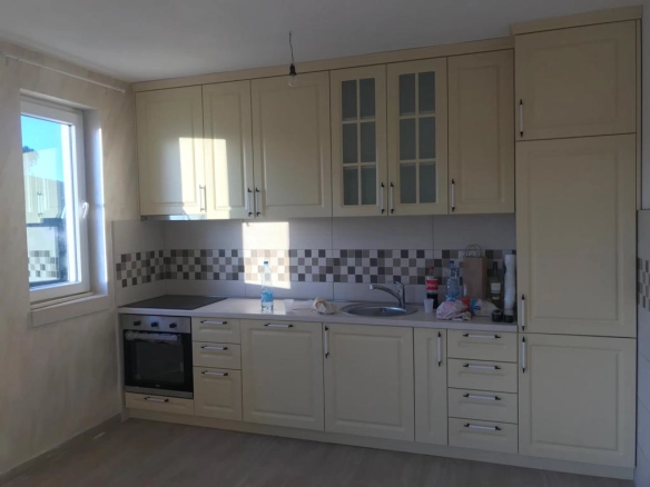 Kuća 200 m² sa pogledom na planine i placom 750 m² – Krimovica, Kotor